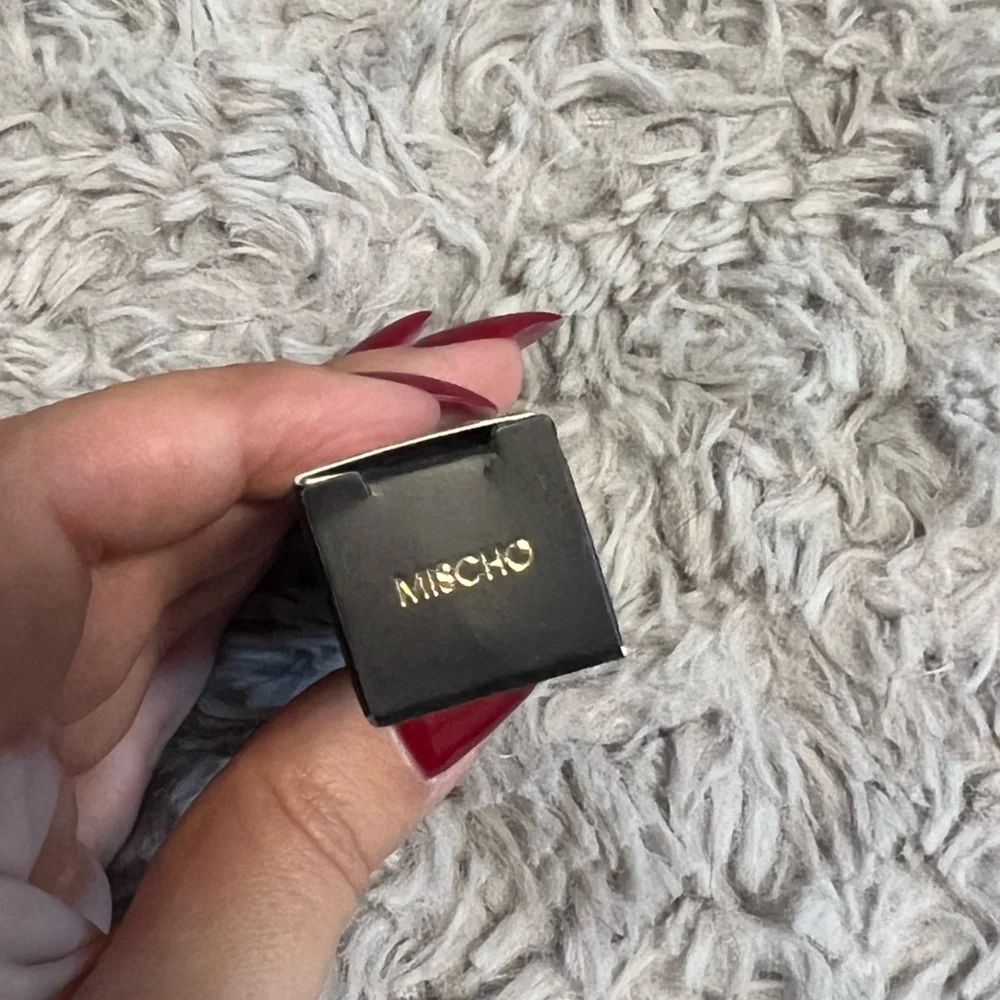 Mischo beauty liquid eyeshadow